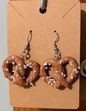 Load image into Gallery viewer, Pretzel Earrings