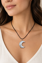 Load image into Gallery viewer, Crescent Moon Necklace