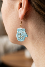 Load image into Gallery viewer, Winter Mittens earrings